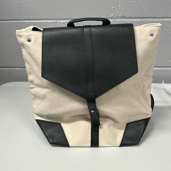 Handbags - NWOT DEUX LUX backpack